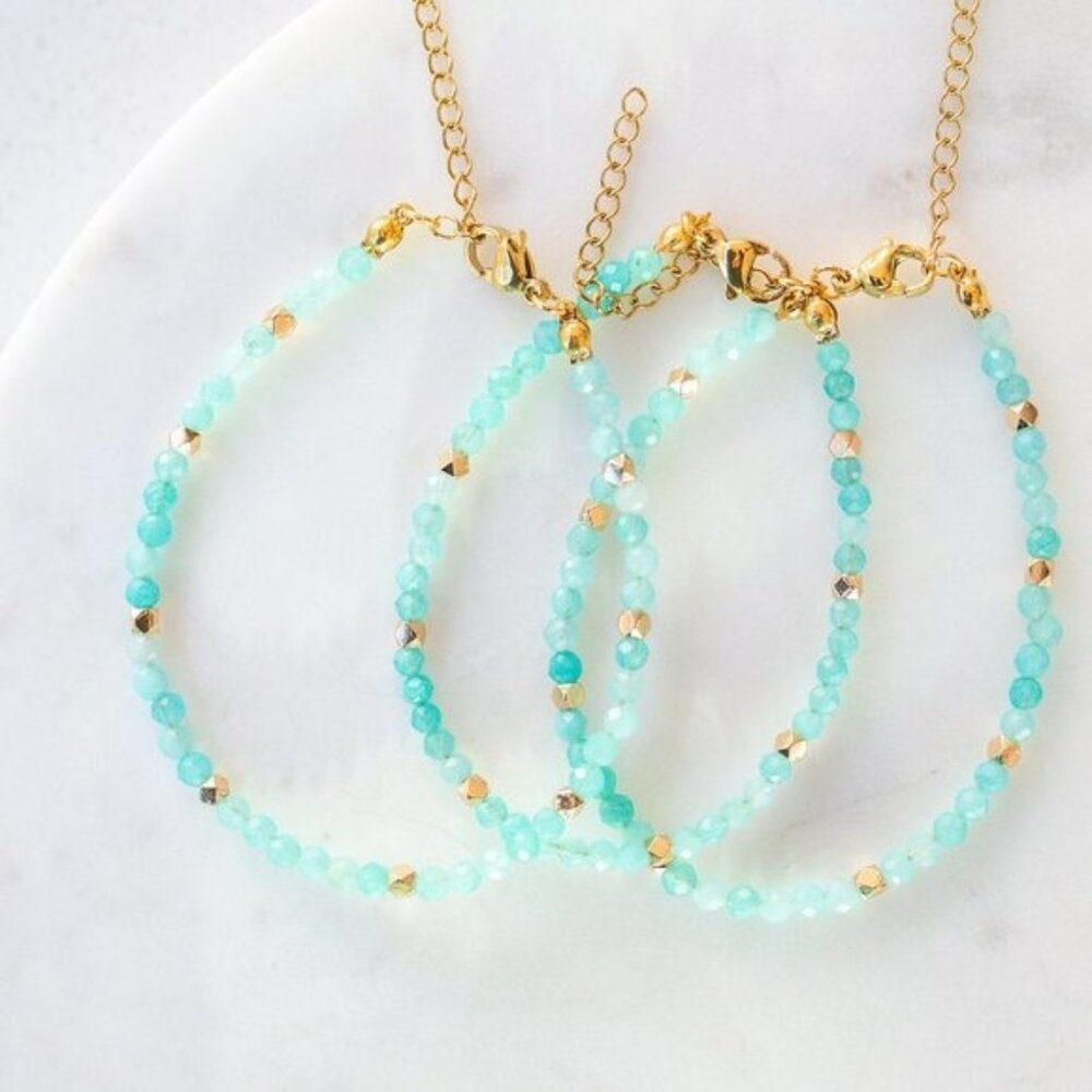BEAUTIFUL COLOR gemstone beaded bracelet Amazonite Vibrant Teal Blue bracelet